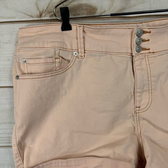 Torrid Salmon 5 Inch Jegging Super Soft High-Rise Shorts Size 24 - Picture 6 of 11